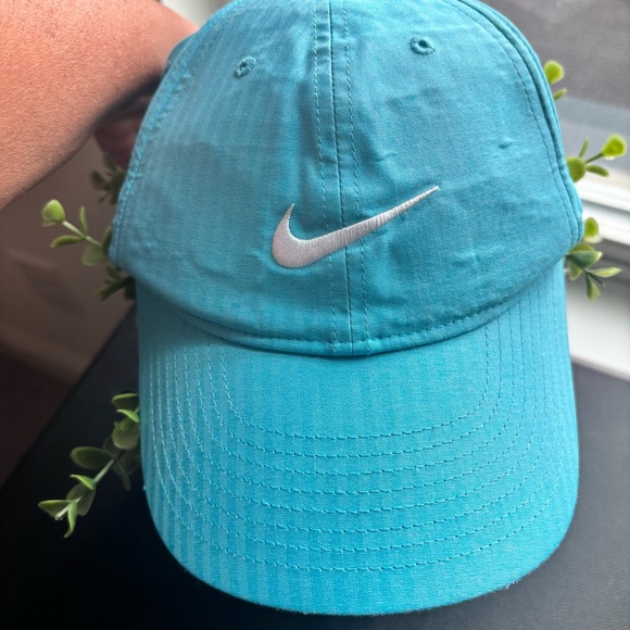 Womens Nike Golf Aqua Blue Adjustable Hat Cap with White Swoosh - Picture 4 of 4